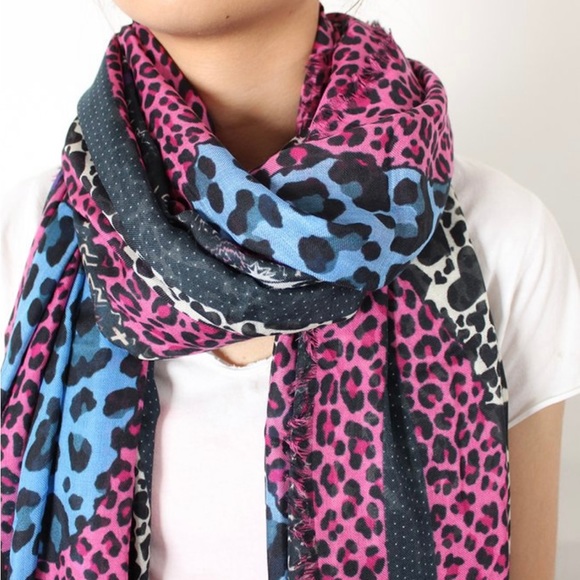 Zadig & Voltaire Maxy Patchwork Coeurs Scarf—NWT - Picture 3 of 5